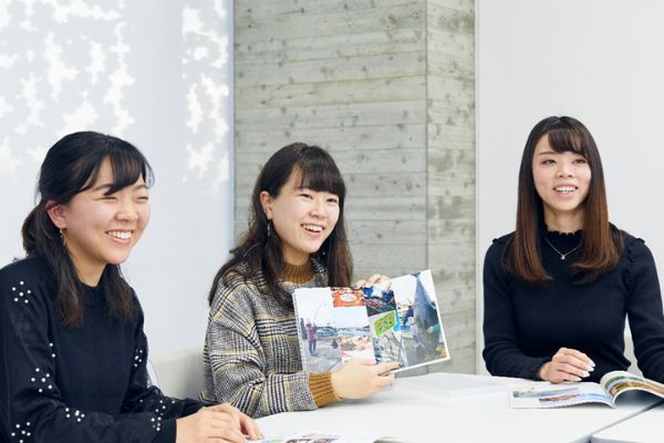 地域創造学部　地域創造学科　神谷 遥・兵庫 桃香・山口 ひなた