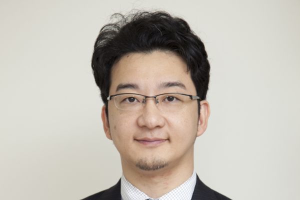 村上 喜郁 先生