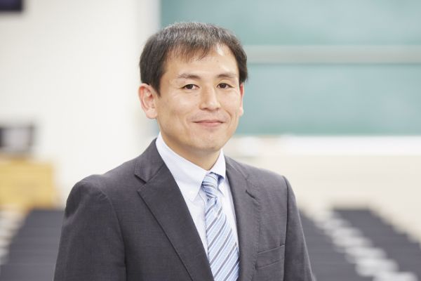 葉山　幹恭　先生