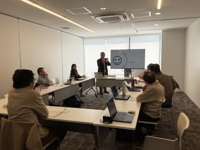 研究会の様子（Chong先生）